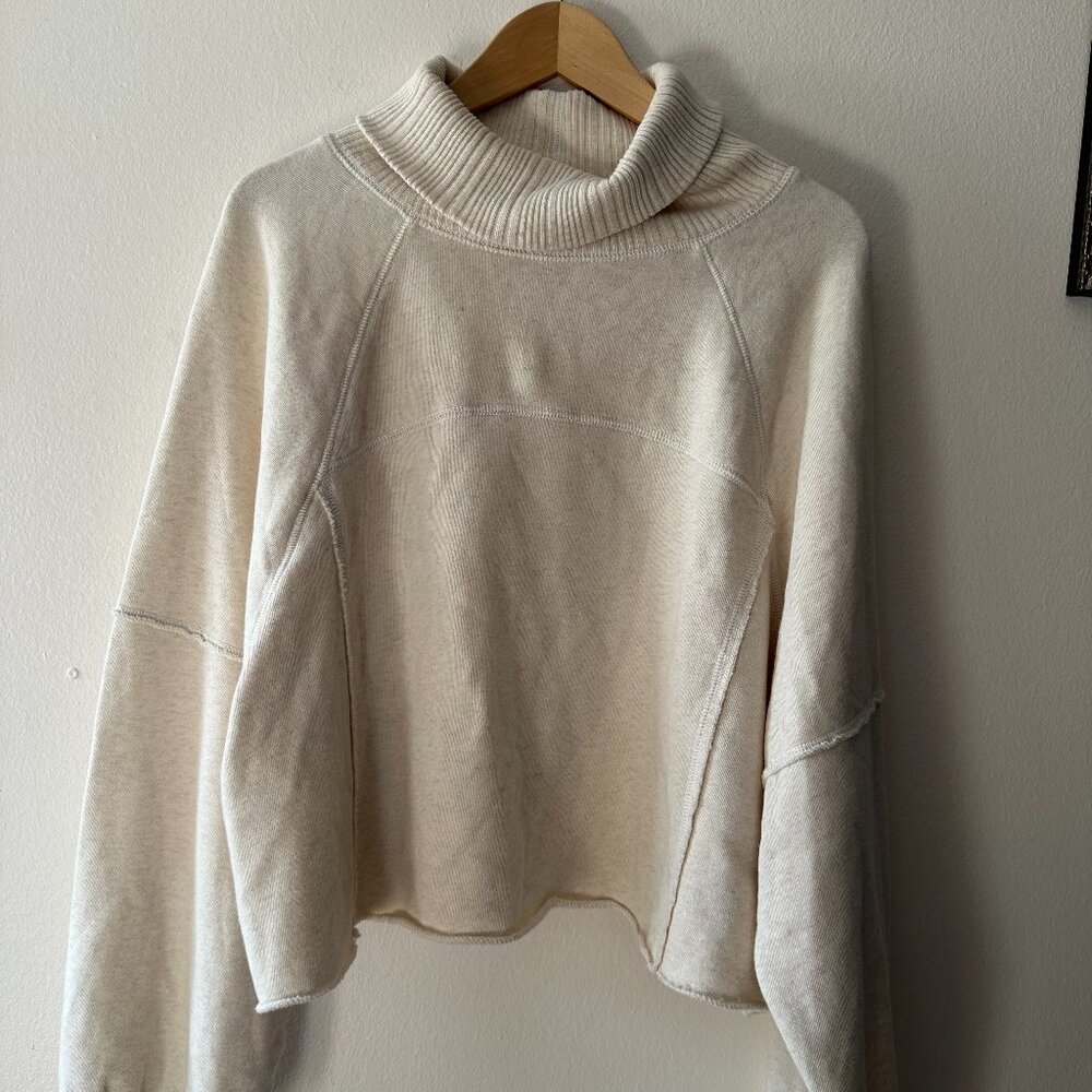 Women's Aerie Turtleneck Sweatshirt - Cream - Size XL - EUC